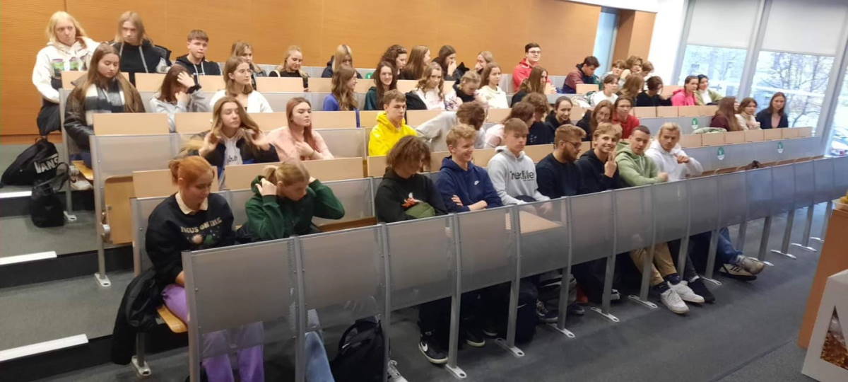 Uczestnicy projektu na wykładzie