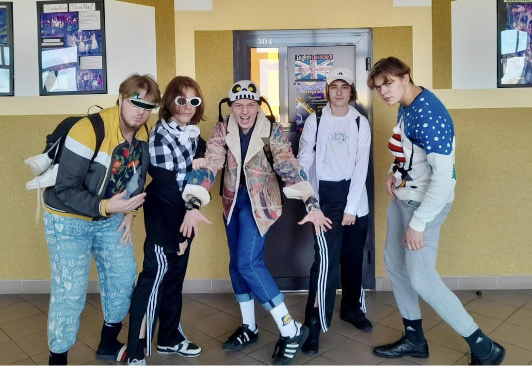 Dzień najgorszej stylówki - grupa chłopaków z I LO