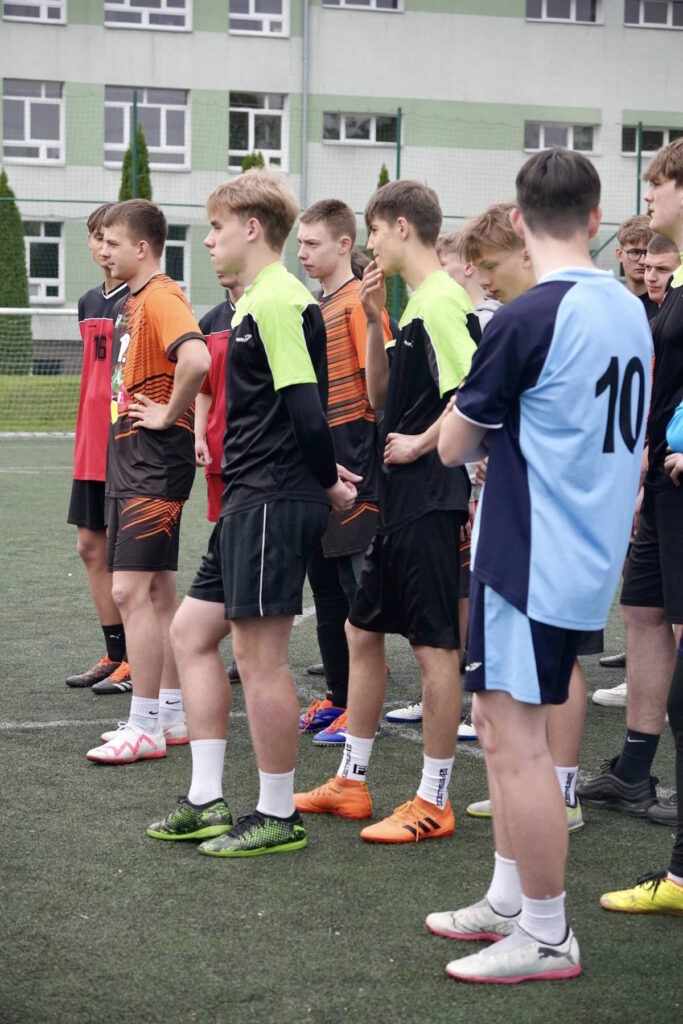 Zawodnicy drużyn biorących udział w Turnieju