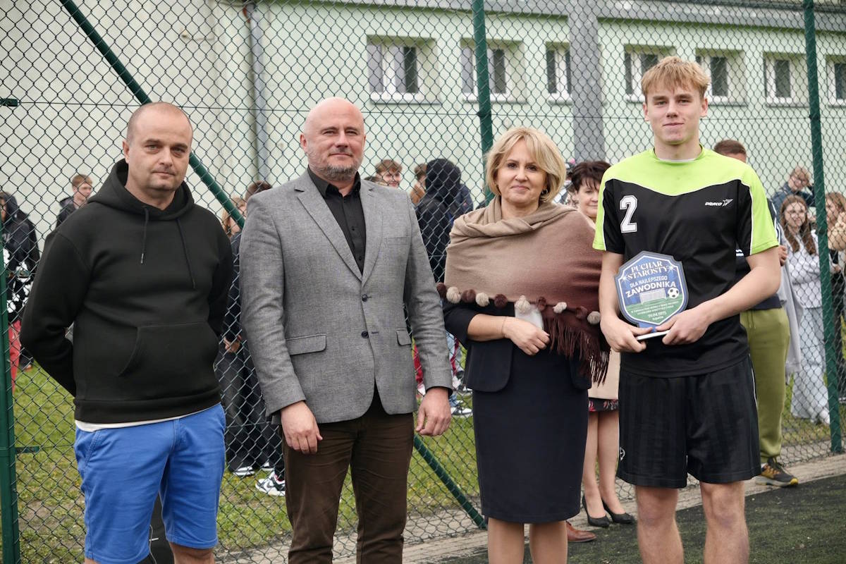 Prezentacja nagrody dla najlepszego zawodnika