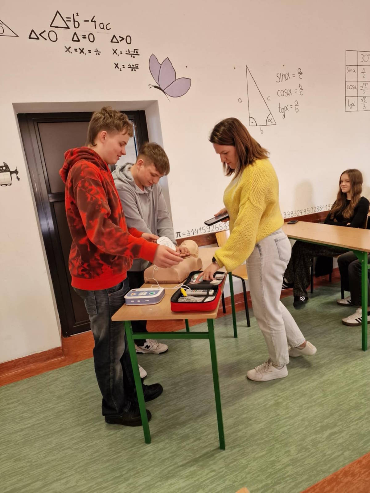 Pani Anna Masiewicz z uczniami z klasy 2B