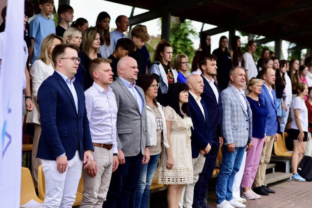 Finał Igrzysk Sportowych, przedstawiciele władz powiatu augustowskiego i dyrektorzy szkół
