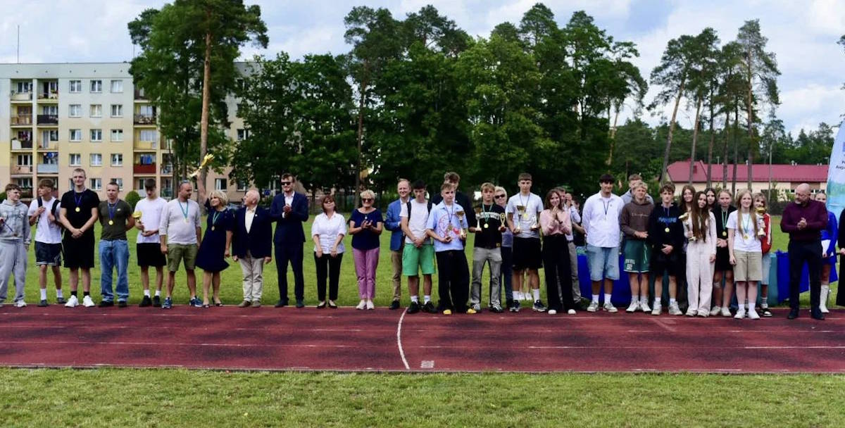 Finał Igrzysk Sportowych, zdjęcie grupowe drużyn sportowych
