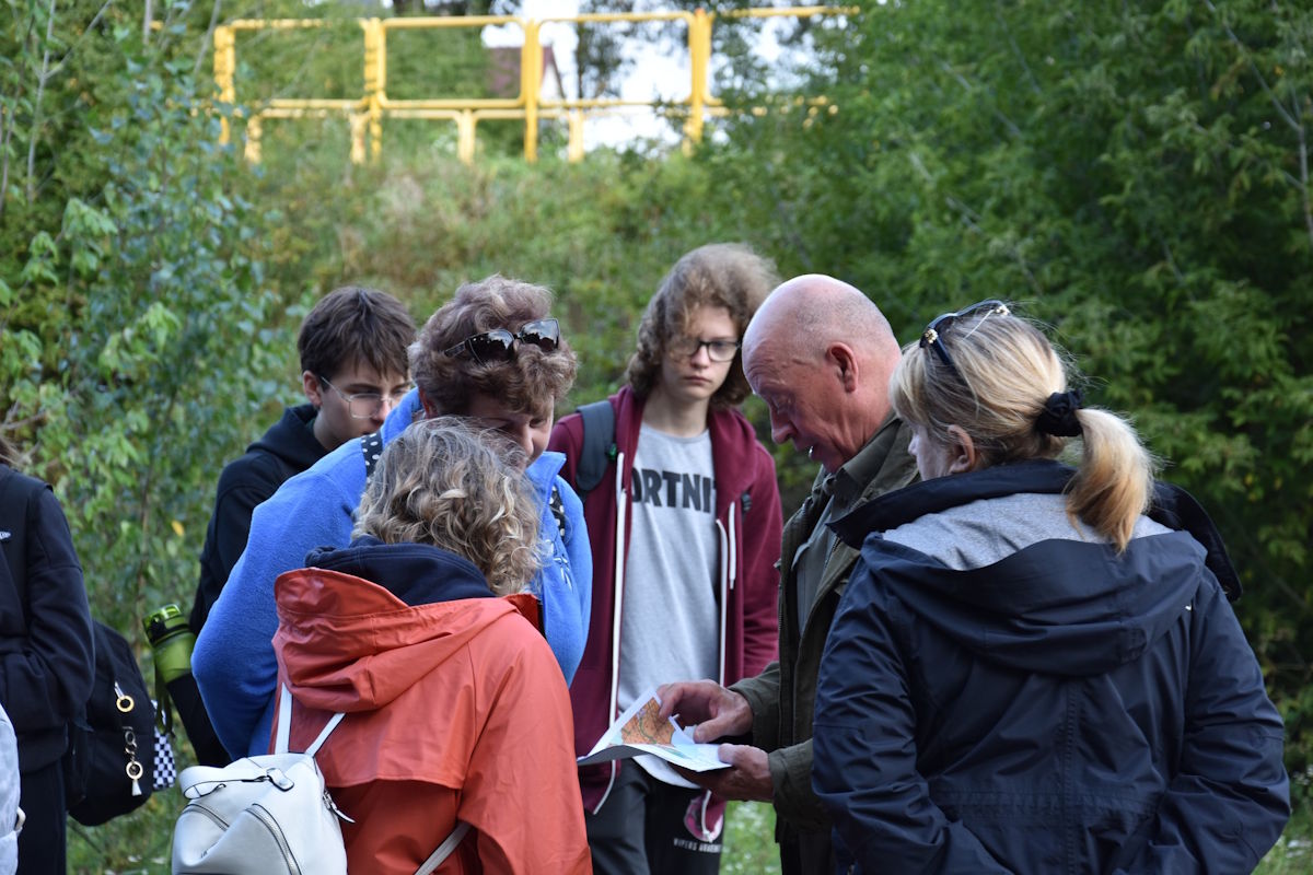 Wychowawczynie klas i przedstawiciel Nadleśnictwa Augustów