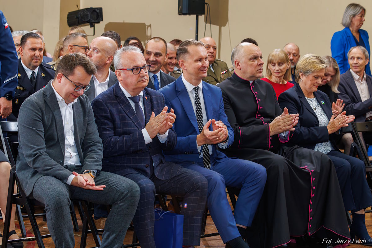 Burmistrz Miasta Augustowa Mirosław Karolczuk i inni zaproszeni goście
