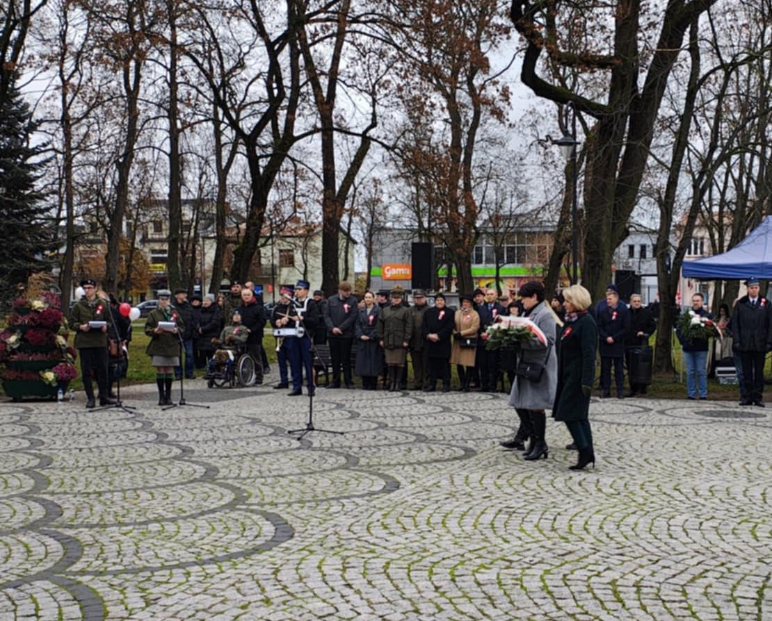 Złożenie wieńców pod Pomnikiem Poległych w Obronie Ojczyzny