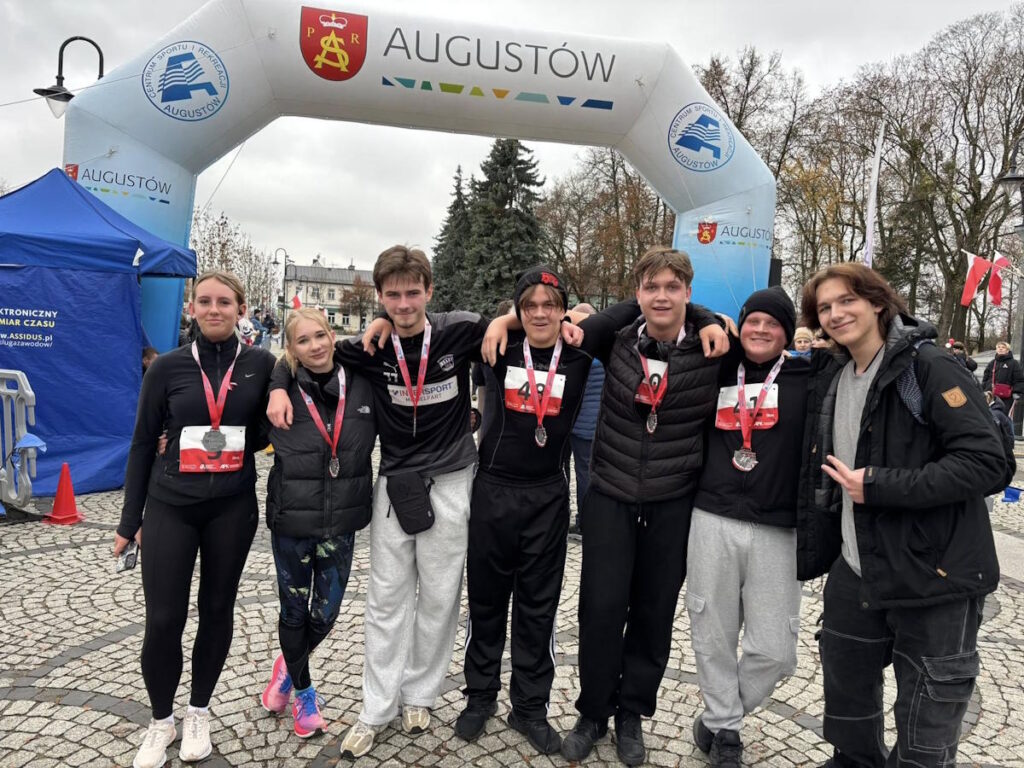 Reprezentacja Piramowicza w Biegu Niepodległości niemal w pełnym składzie