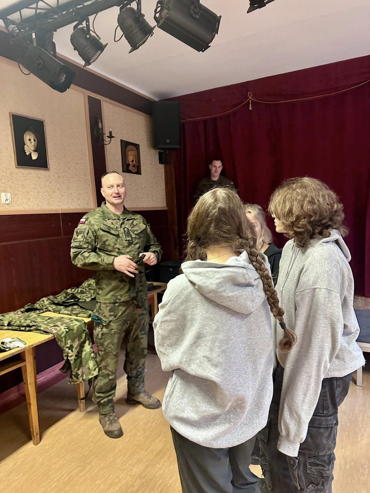 Uczniowie naszego Liceum na zajęciach prowadzonych przez żołnierzy z 14 Pułku Przeciwpancernego