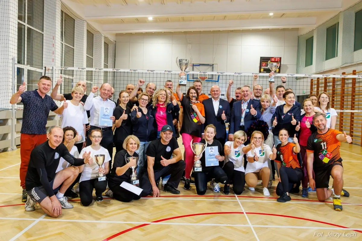 Uczestnicy pikniku sportowo-profilaktycznego w ACE