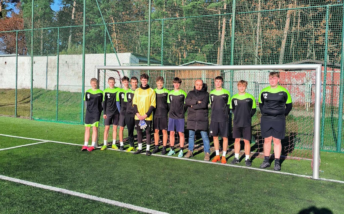 Zwycięska drużyna I LO w Augustowie