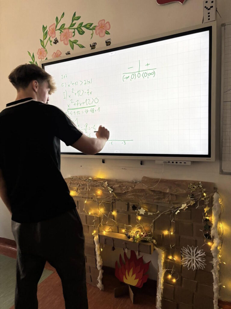 Przykłady świątecznych dekoracji sal lekcyjnych