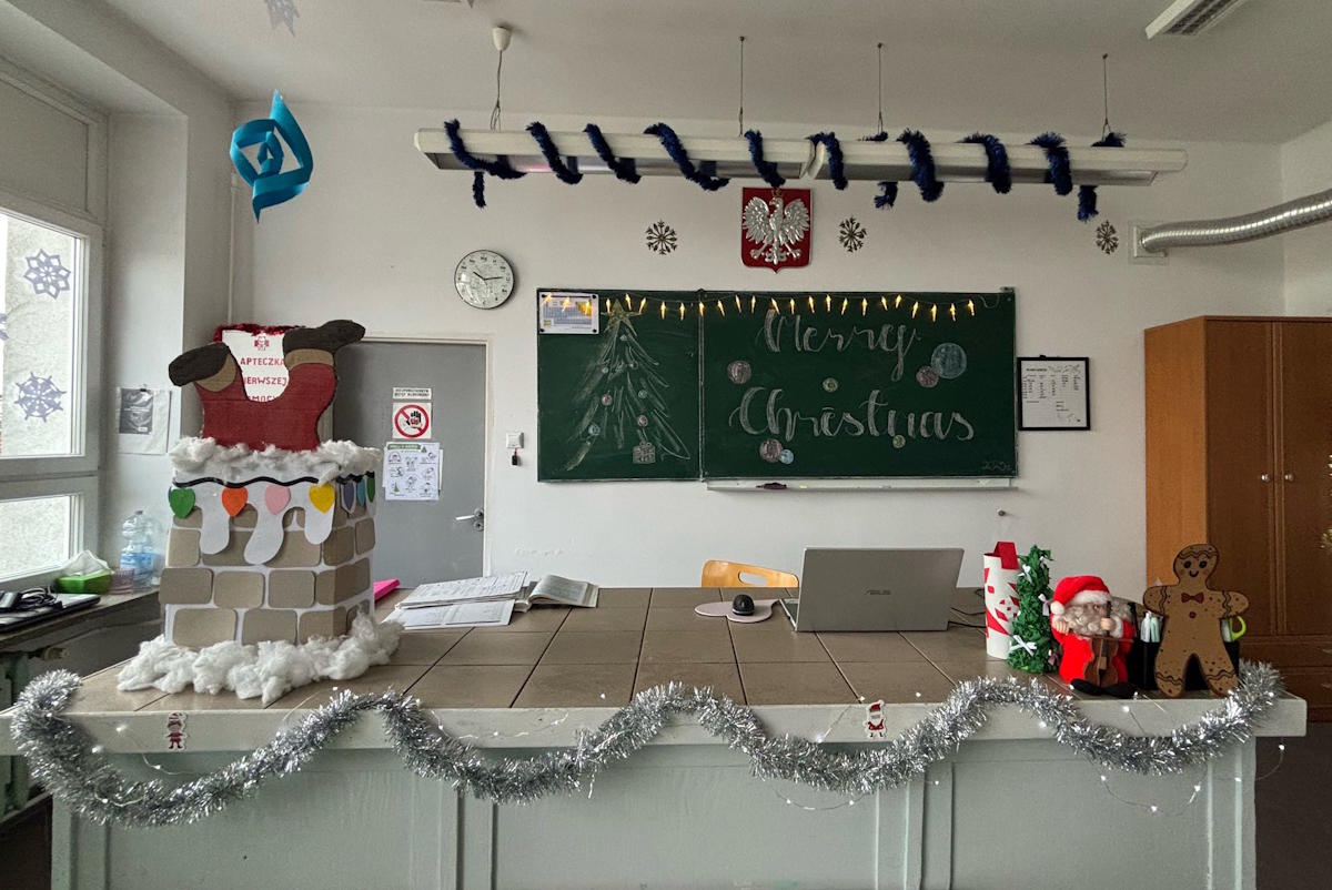 Przykłady świątecznych dekoracji sal lekcyjnych