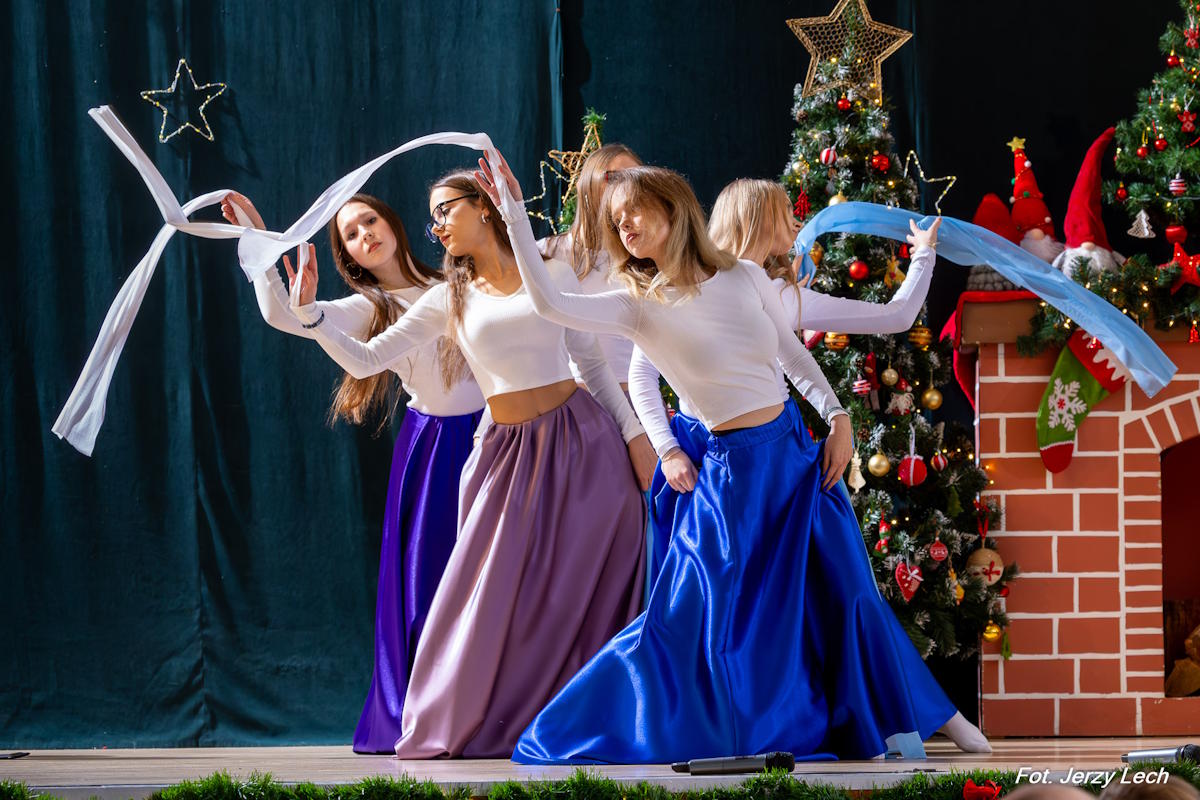 Występ zespołu tanecznego