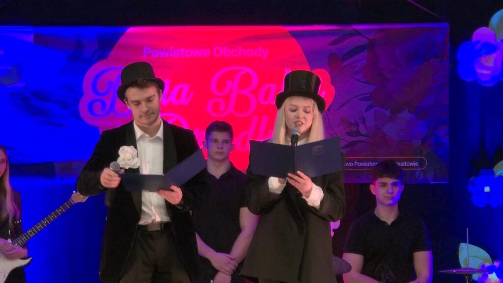 Prowadzący Radosław Stasiulewicz i Oliwia Wojciechowska