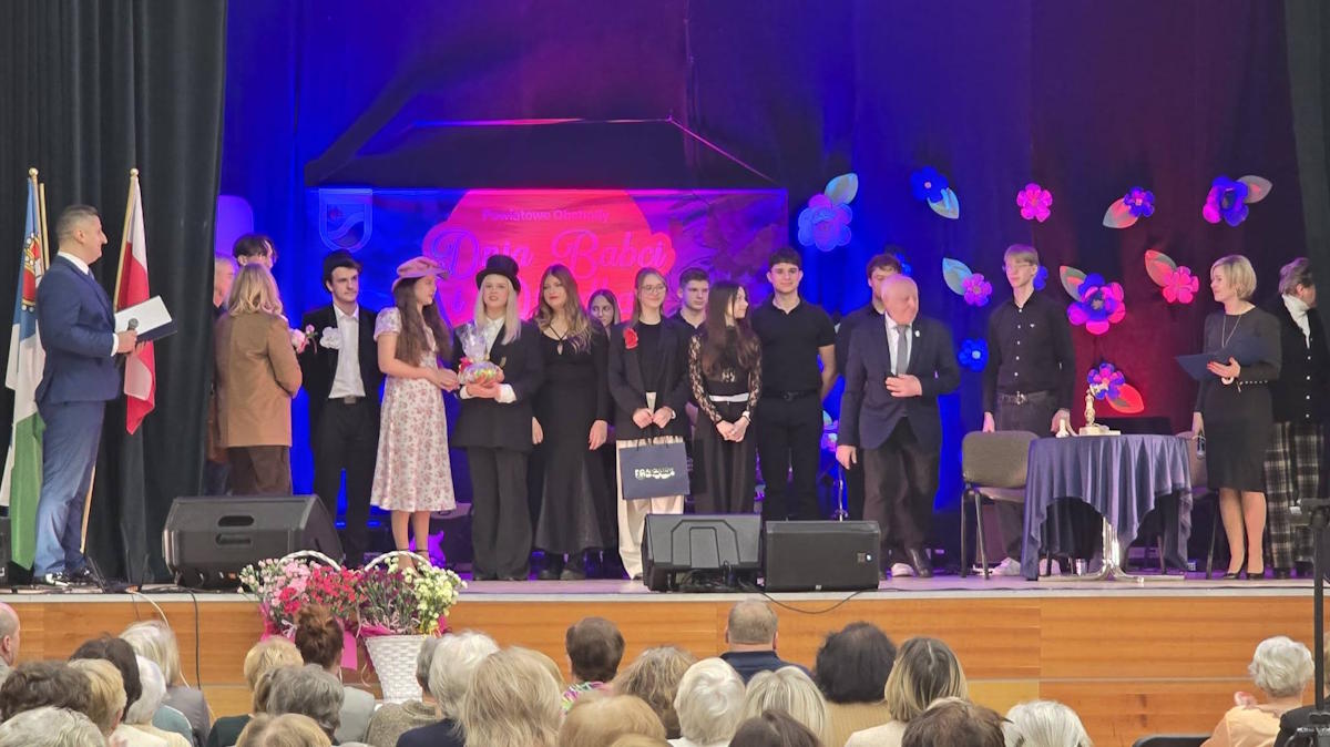 Artyści z Piramowicza na scenie