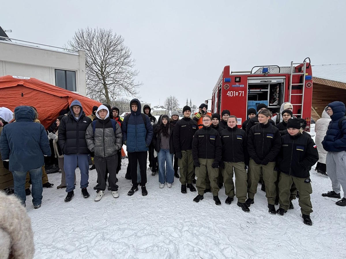 Uczniowie Piramowicza na pokazach ratownictwa