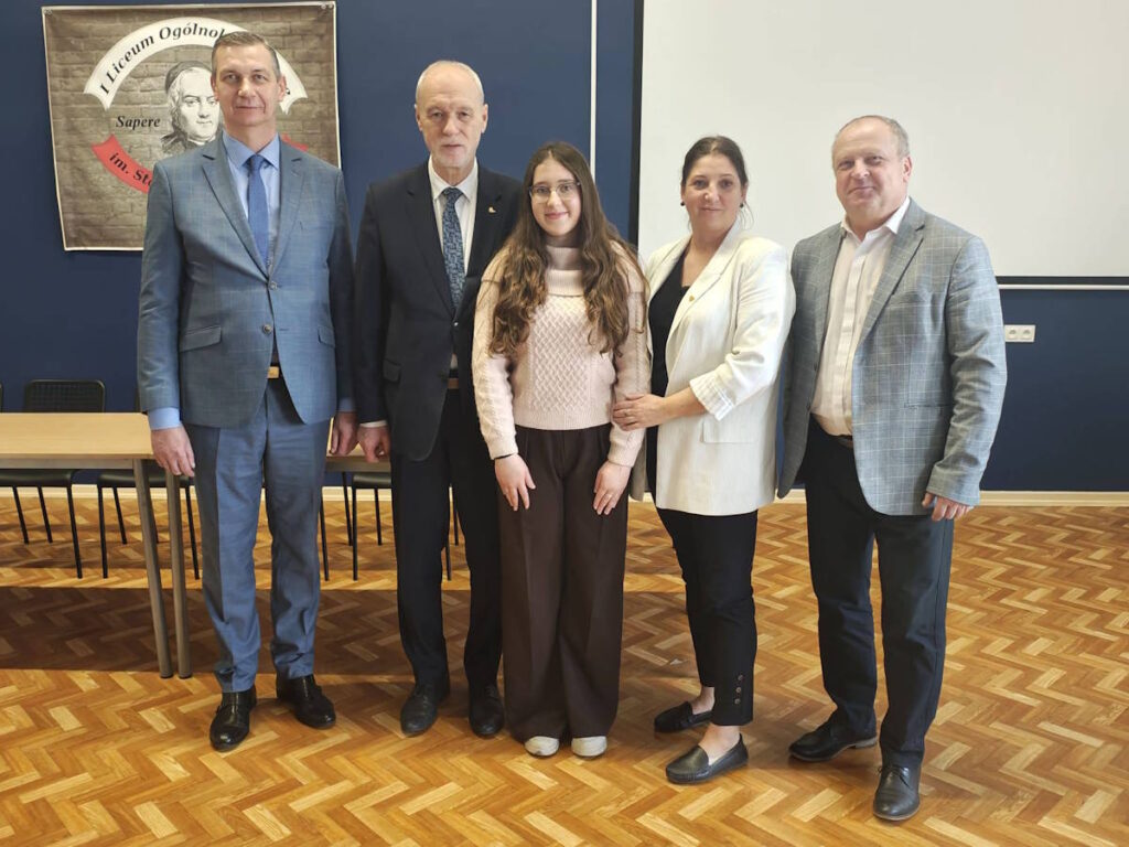 Natalia Roszkowska z Panią Magdaleną Siedlecką na uroczystości odebrania nagrody