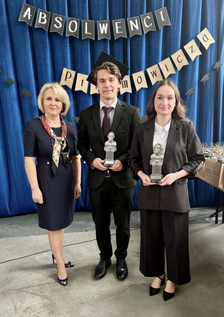 Pani Dyrektor z Oliwią Poźniakowską i Radosławem Stasiulewiczem