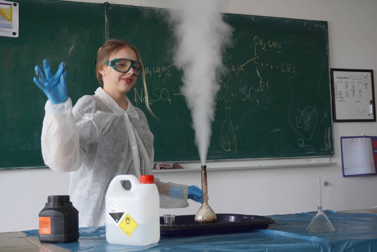 Pokazy w pracowni chemicznej