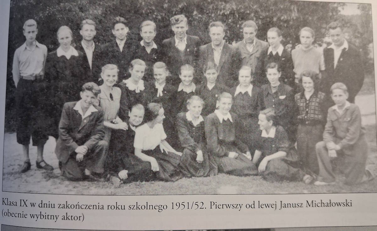 Janusz Michałowski na zdjęciu klasowym w roku szkolnym 1951/52