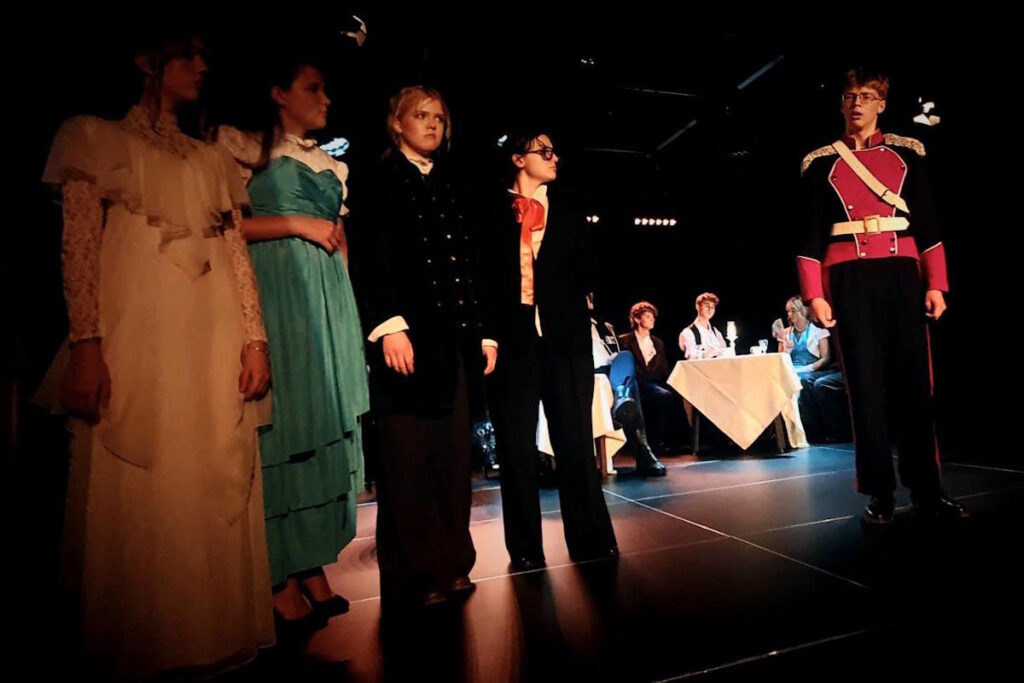 Członkowie Teatru Res Humanae podczas Narodowego Czytania 2026